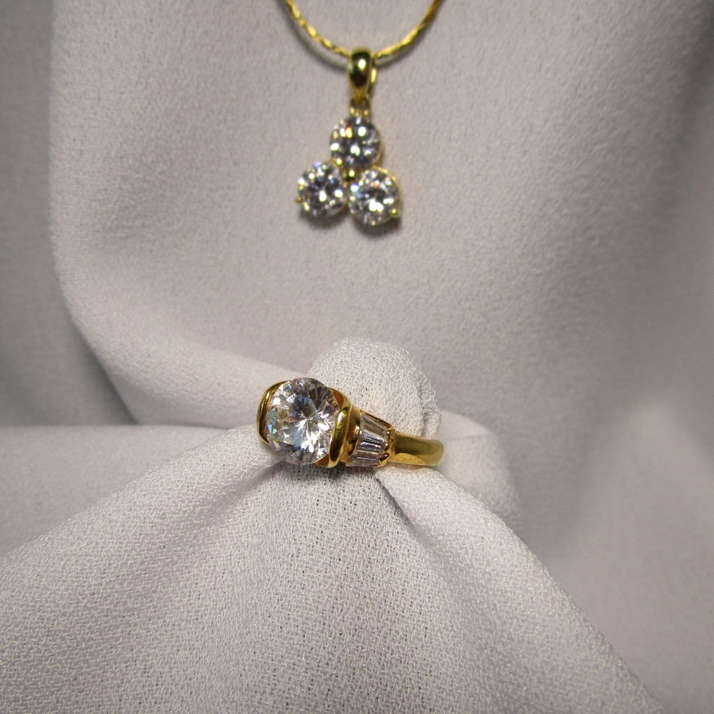 💎Host Pick💎 Large CZ Stone Ring and Pendant Set
